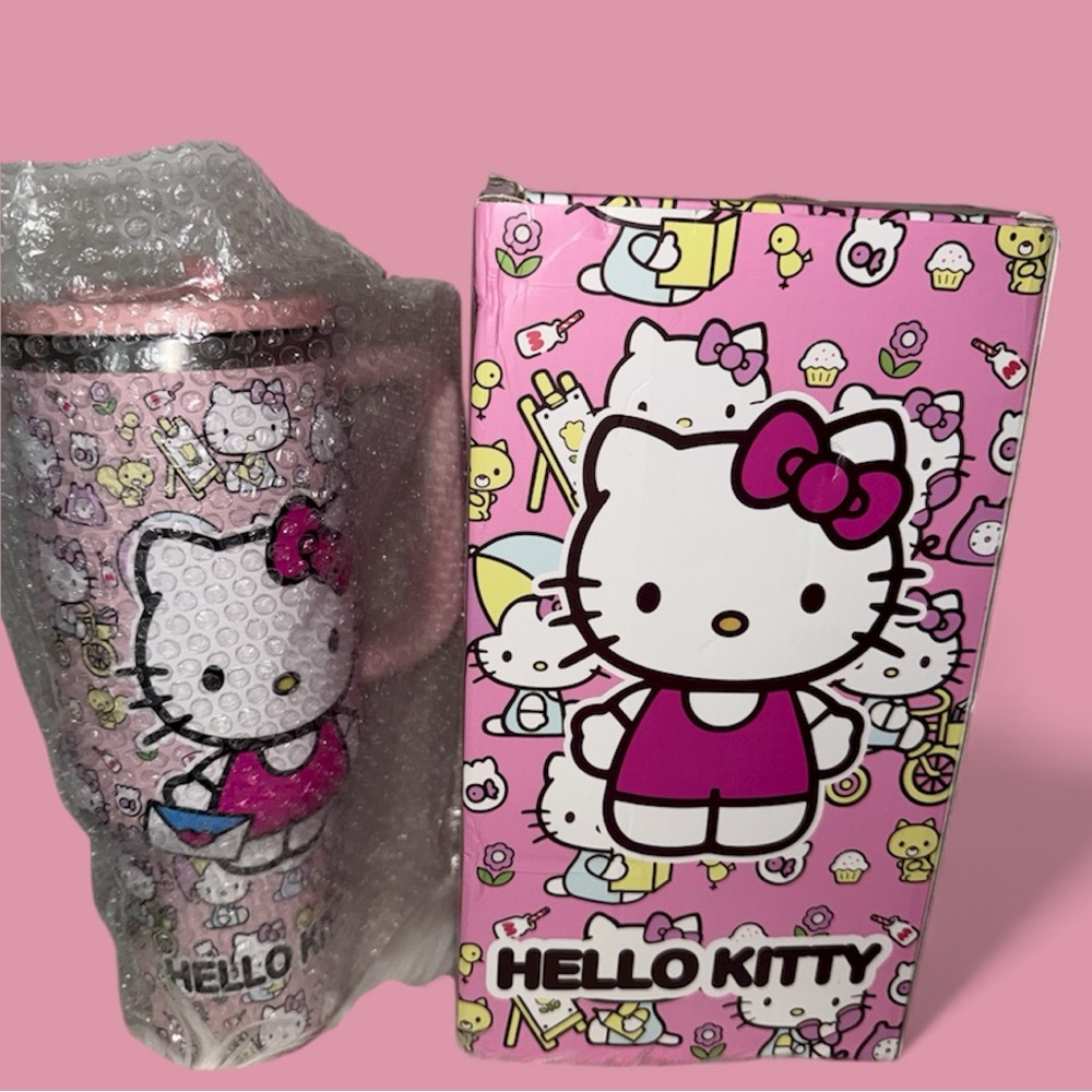 NEW IN BOX Hello Kitty Pink Tumbler 40oz with flip top straw
